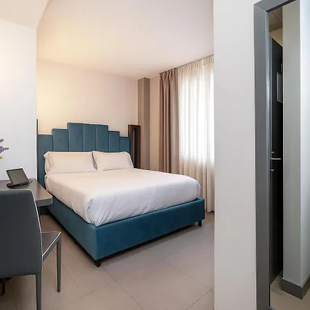Hotel Hotiday Porto 3*
