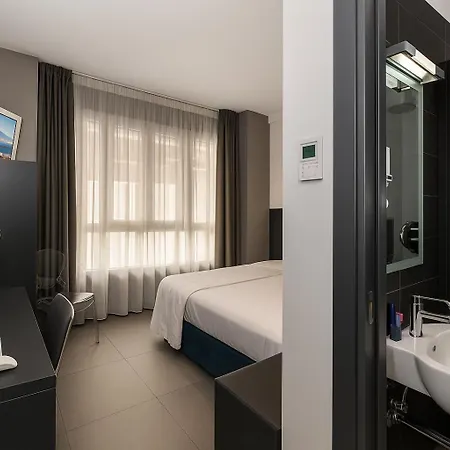 Hotiday Porto Hotel 3*